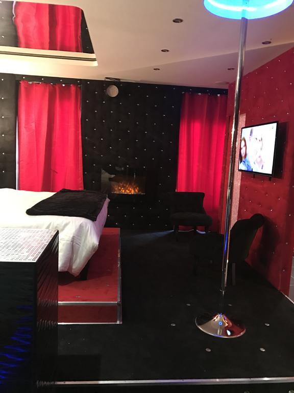 Le Cabaret Vip Spa Lyon Exterior foto